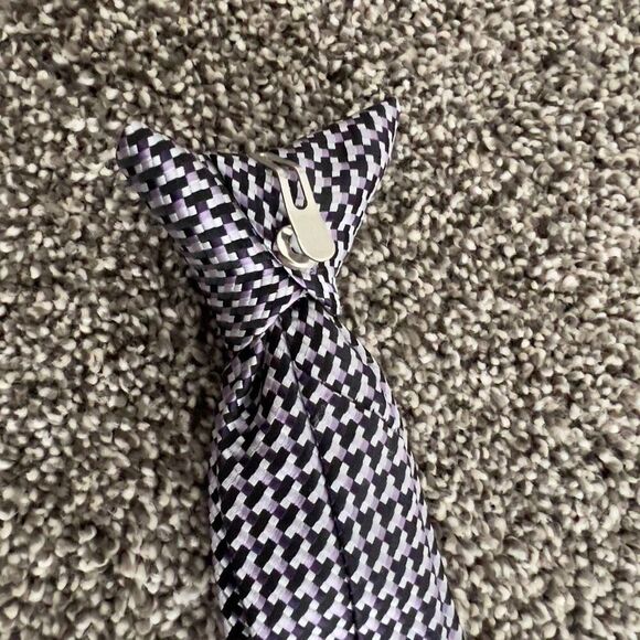 Boys Bill Blass Essentials Houndstooth Silk Clip OnTie - Picture 3 of 6